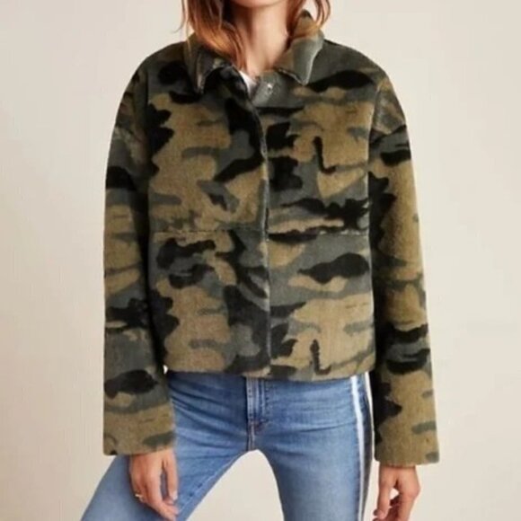 Beautiful Oversized Camo Faux Fur Modern Jacket WomenSize S